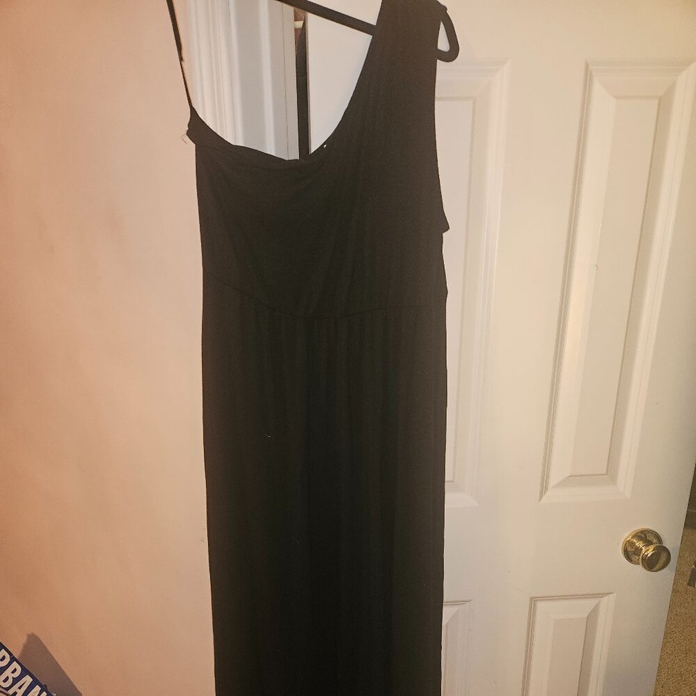 NEW WITH TAGS SOMA SJ Maxi One shoulder dress with bra